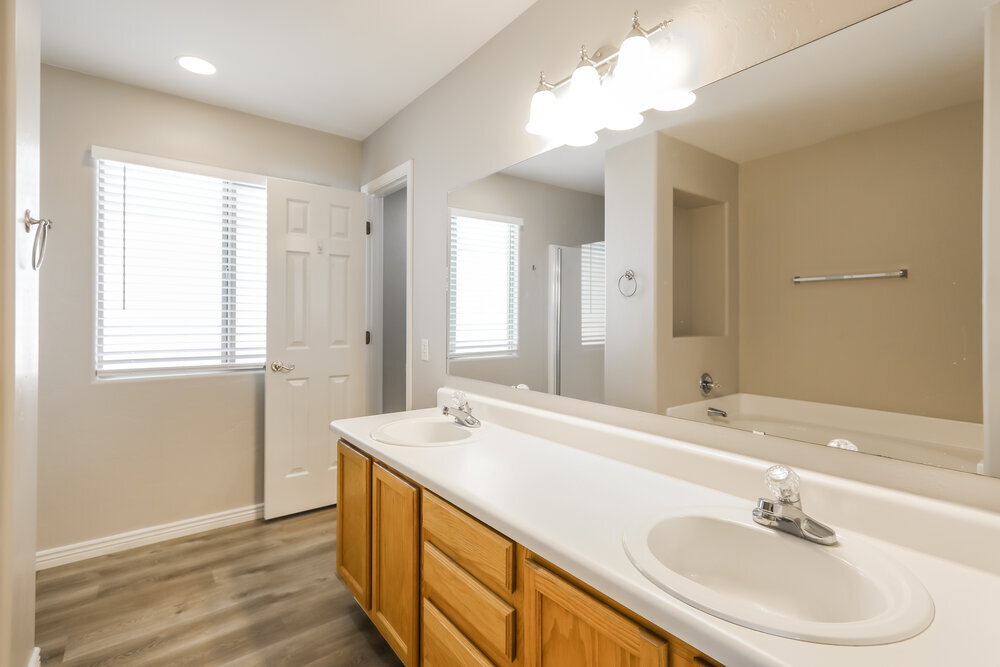 Building Photo - 7625 S Athel Tree Dr