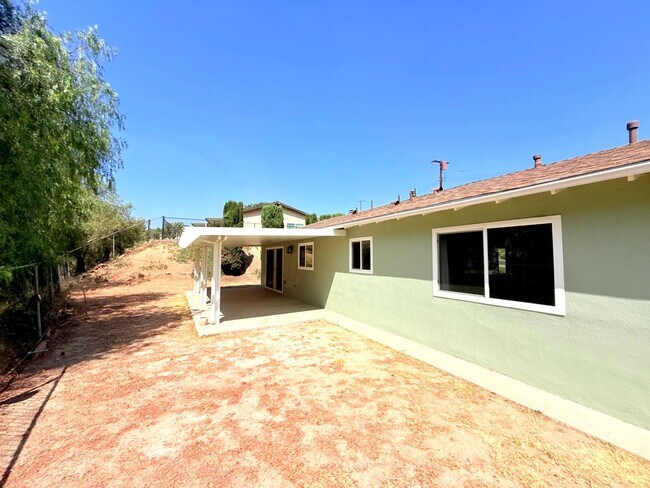 Building Photo - 10839 Fellows Ave