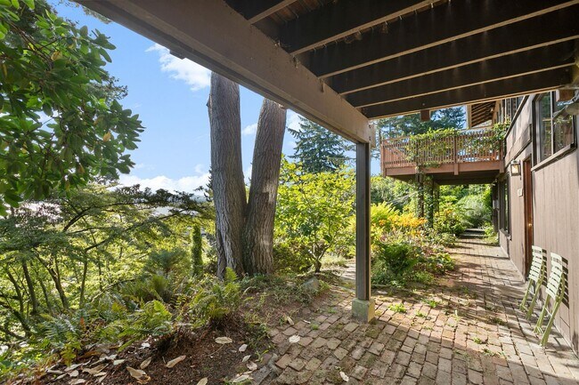 Building Photo - 4Bd/2.75Ba Seattle House
