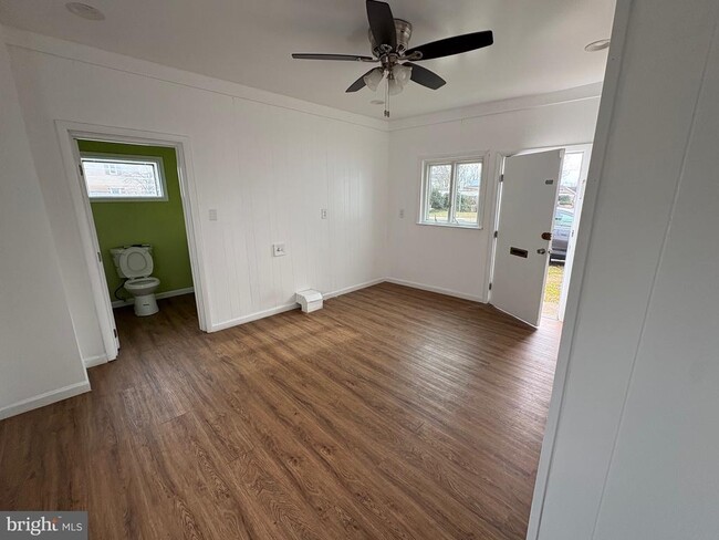 Building Photo - 2713 Hammonds Ferry Rd