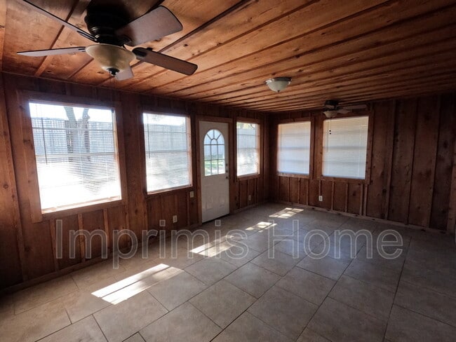 Building Photo - 430 Ridgewood Dr