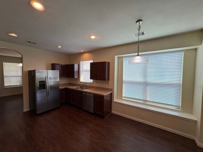 Building Photo - 13529 Raintree Dr