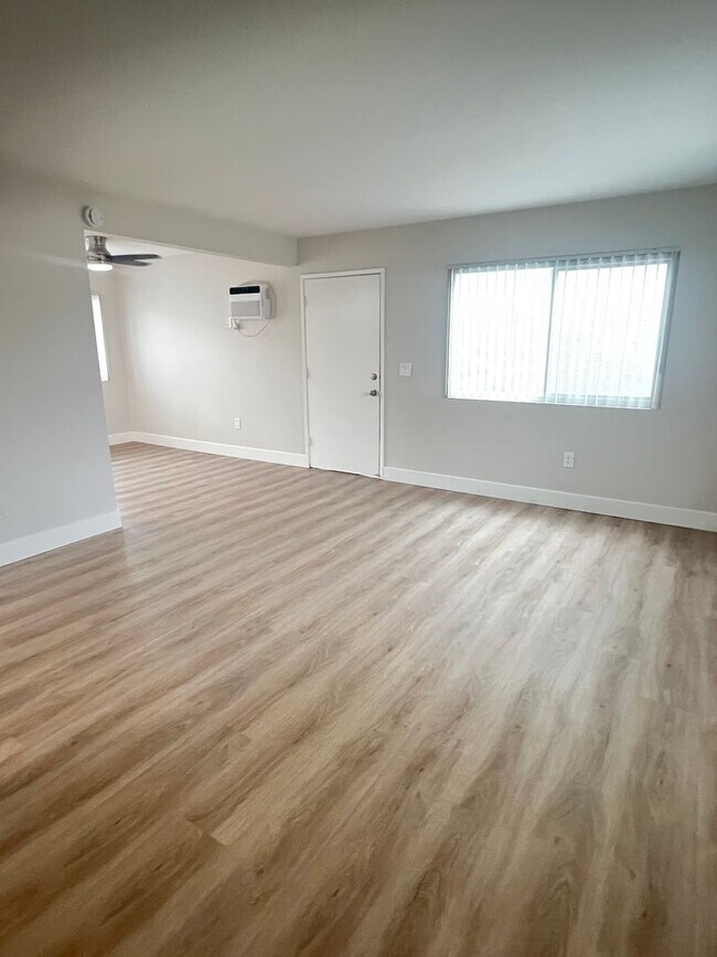 Building Photo - 1400 Estate Dr