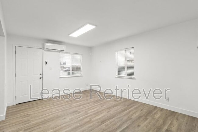 Building Photo - 135 Pacific Rd