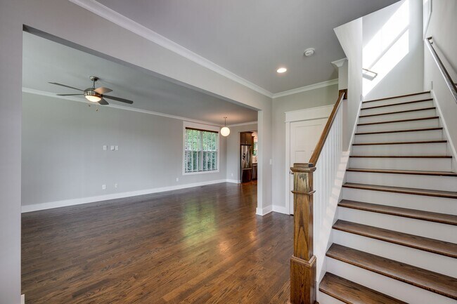 Building Photo - Beautiful 3-bed, 2.5-bath home offering 2,003 sq ft in the heart of East Nashville