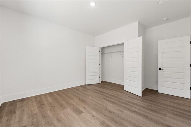 Building Photo - 3571 Overlook Rd NW