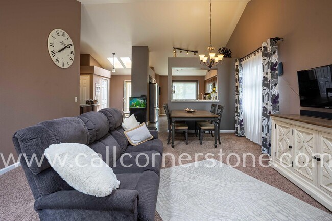 Building Photo - 6950 Highland Vista Dr