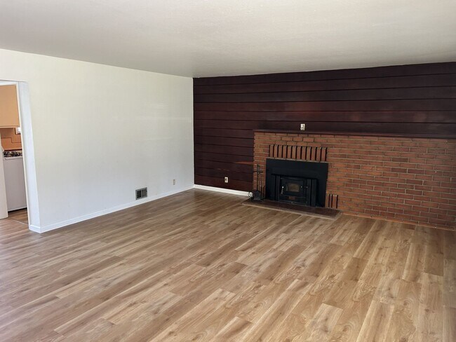 Building Photo - Beautiful 4 Bedroom, 2 Bath Eastside Vallejo Home