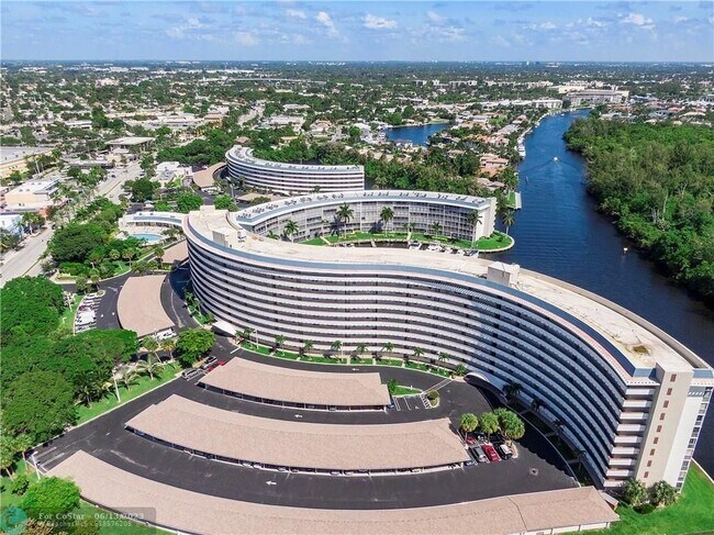 Building Photo - 1523 E Hillsboro Blvd