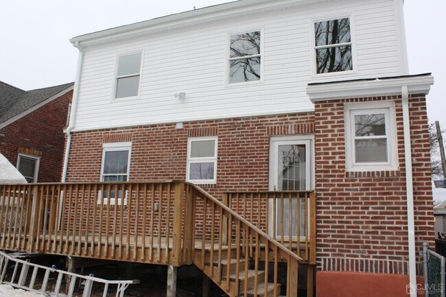 Building Photo - 147 Clinton St