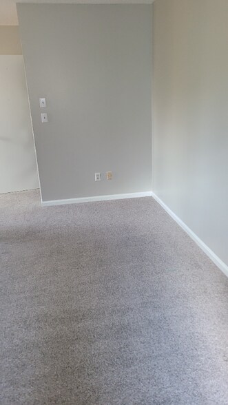 Building Photo - 282 Ferdinand Cir