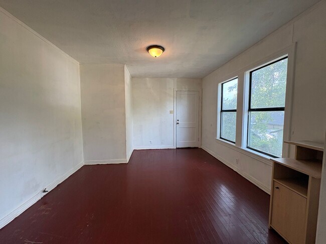 Building Photo - 2731-2732 Valley Ridge Rd