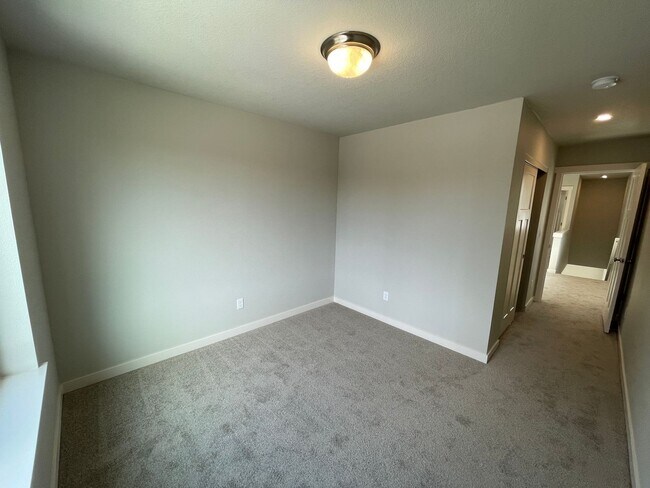 Building Photo - Beautiful 3br/2ba House Available Soon!