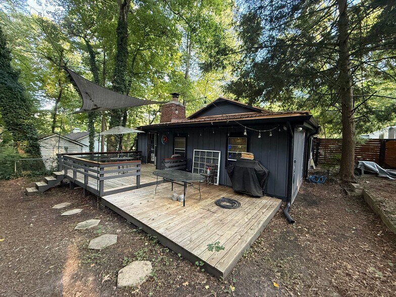 Building Photo - 4650 Ridge Dr