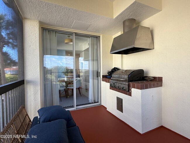 Building Photo - 315 S Ocean Grande Dr