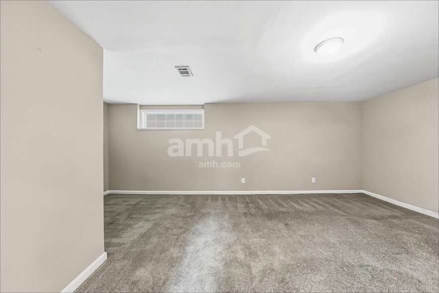 Building Photo - 4101 S Fork Dr
