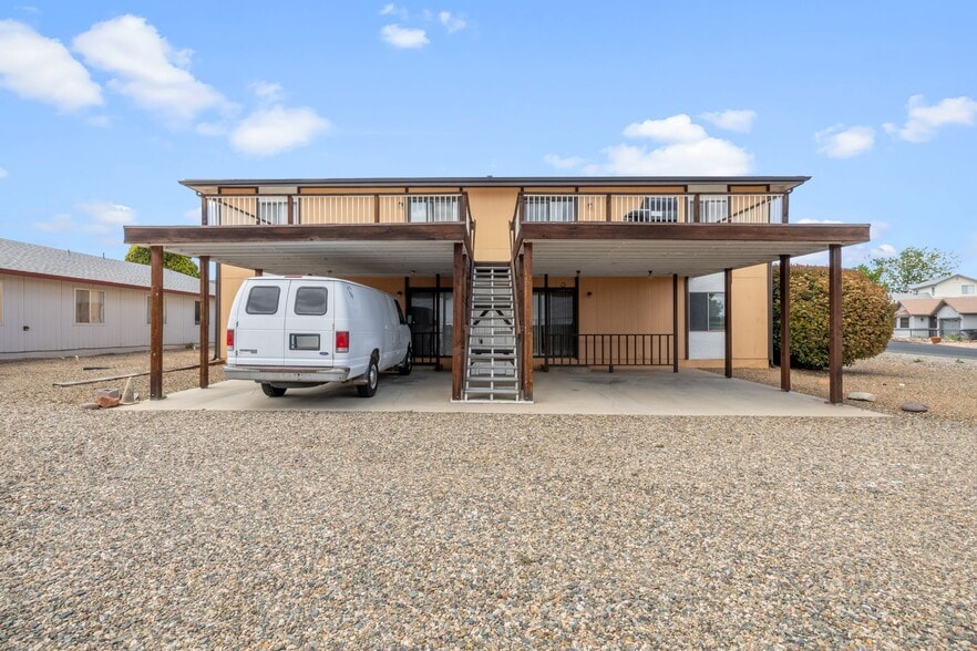 Building Photo - 1299 N Tapadero Dr