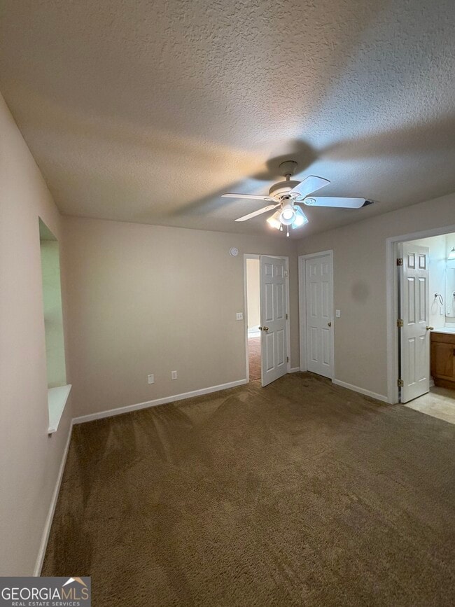 Building Photo - 410 E Lawnwood Ave