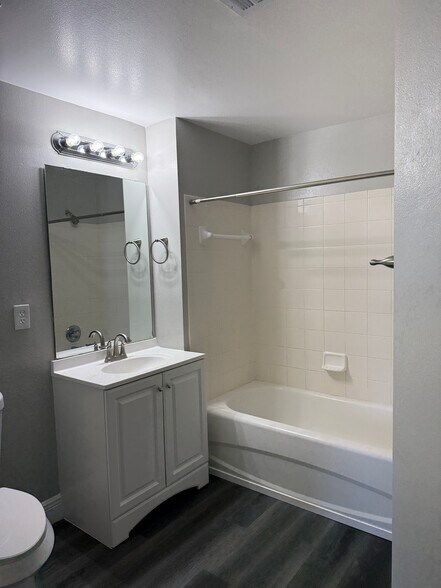 Building Photo - 10873 Windsor Walk Dr