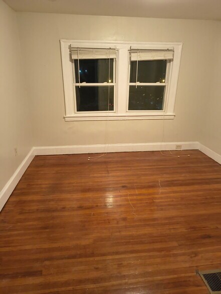 Building Photo - 773 Savin Ave