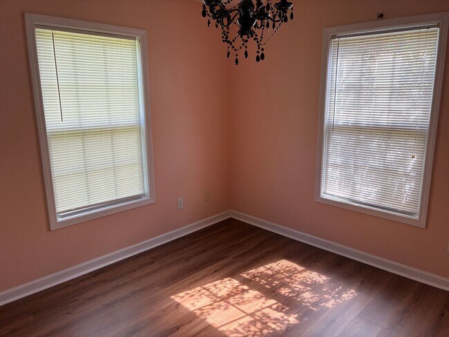Building Photo - 3 Bedroom 2 Bath Home in Carolina Shores