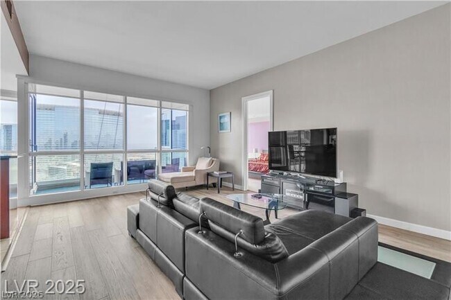 Building Photo - 4525 Dean Martin Dr