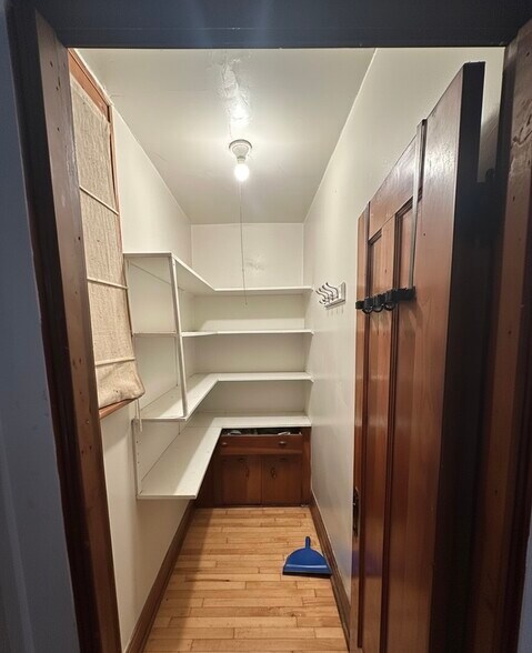 kitchen pantry - 4036 N Mozart St