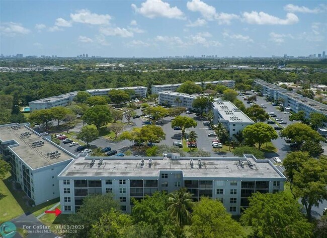 Building Photo - 113 Royal Pk Dr