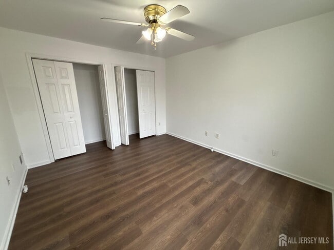 Building Photo - 921 Walnut St