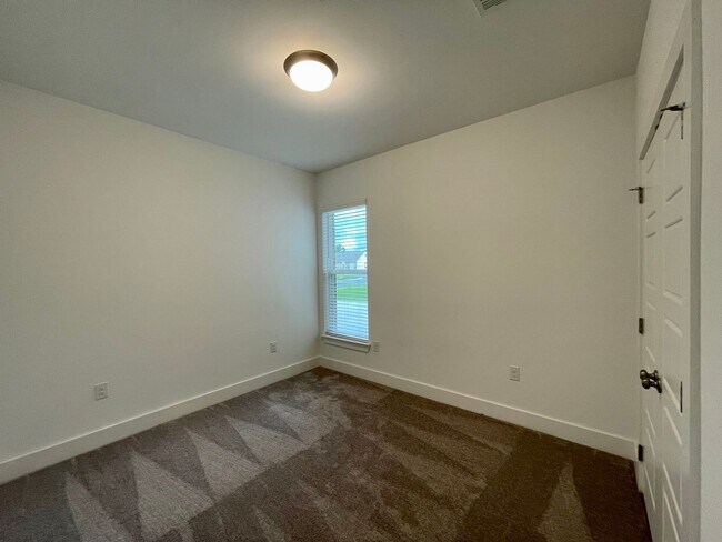Building Photo - 14030 Trailhead Dr
