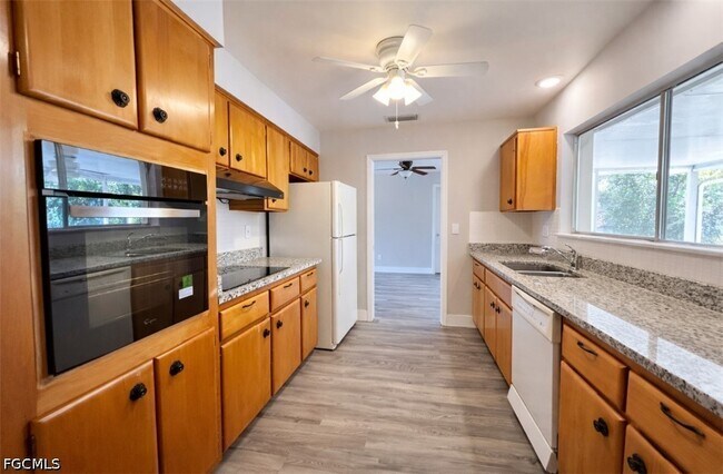 Building Photo - 228 SE 43rd Terrace