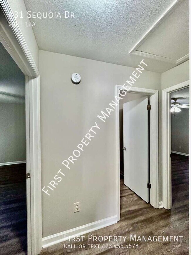 Building Photo - 431 Sequoia Dr