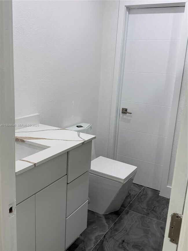 Building Photo - 1601 NE 158th St