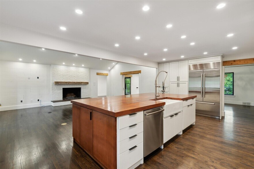 Building Photo - 6945 Tokalon Dr