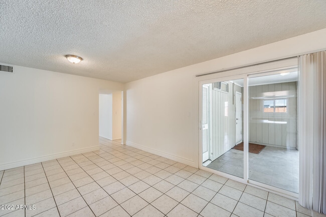 Building Photo - 10424 N 38th Dr