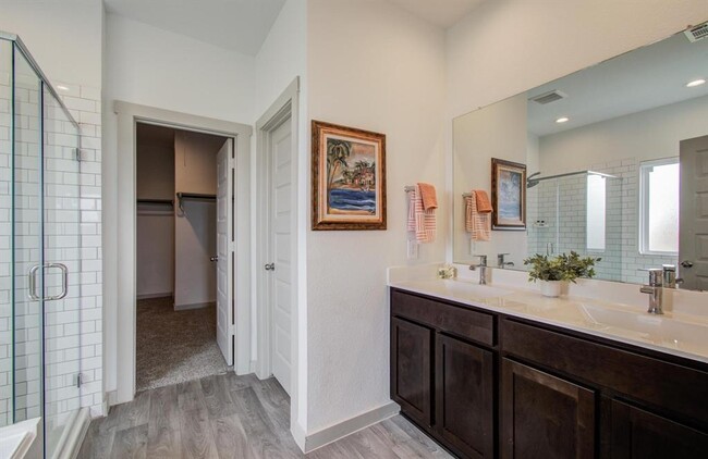 Building Photo - 14506 Rain Tree Dr