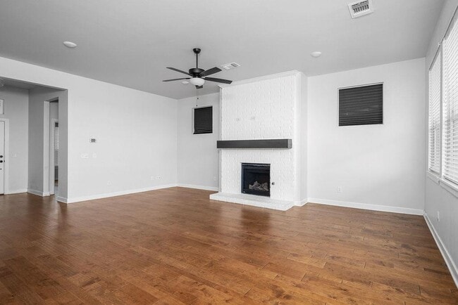 Building Photo - 800 Firefork Ave
