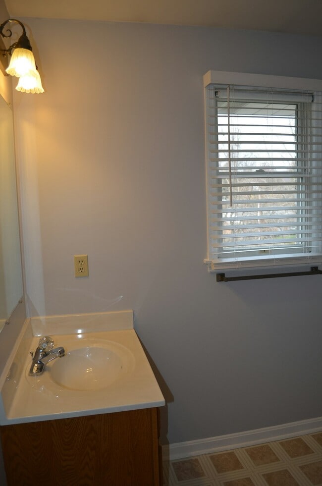 Building Photo - 97 Lee Ann Ct