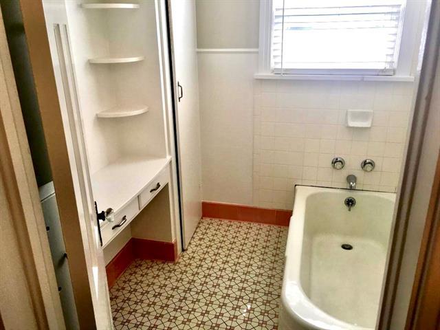 Building Photo - 2565 Rogers Ave