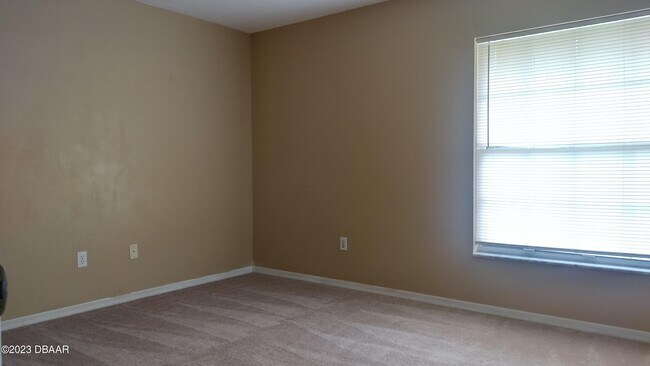 Building Photo - 4568 Woodcove Dr