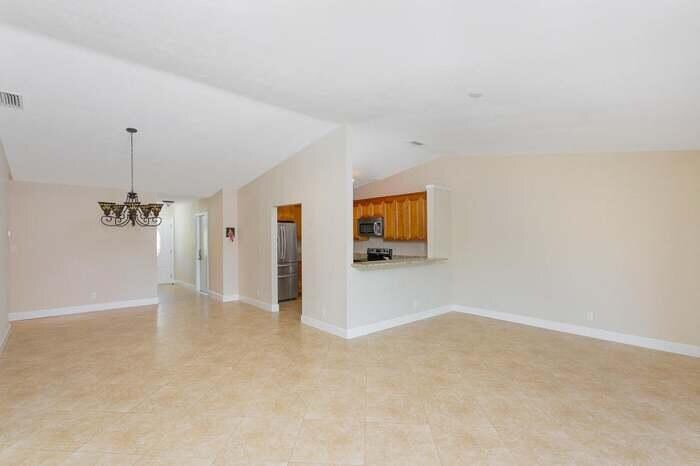 Building Photo - 39 Mayfair Ln