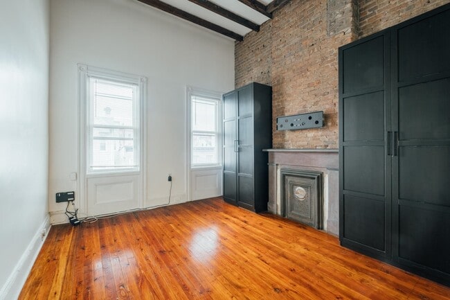 Building Photo - 357 8th St