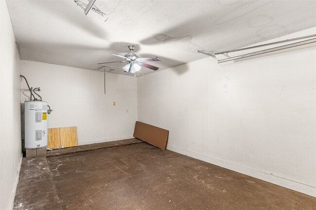 Building Photo - 9811 Mill Shadow Dr