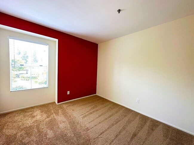 Building Photo - 743 Brookstone Rd