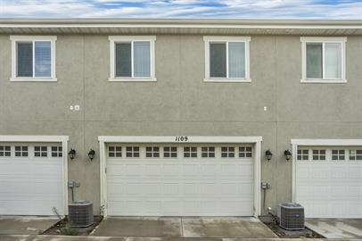 Building Photo - 1109 Emerald Pools Ln