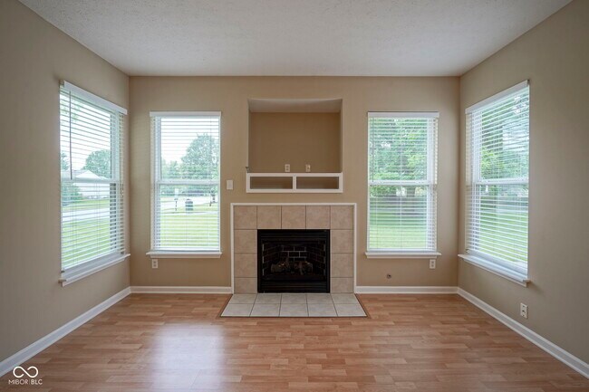 Building Photo - 14170 Royalwood Dr