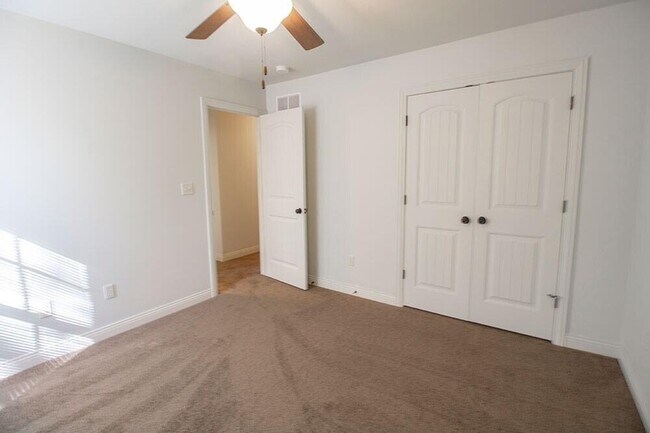 Building Photo - 4612 Dehaven Dr