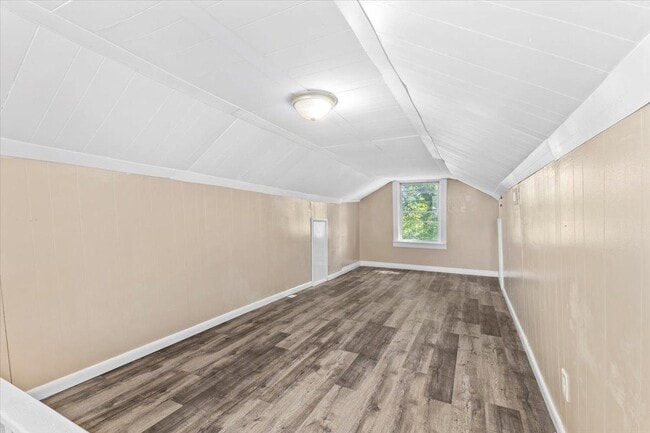 Building Photo - 1308 Columbia Rd