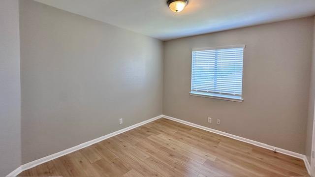 Building Photo - 610 Sparkling Brook Ln