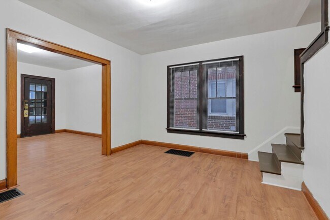 Building Photo - 1161-1163 Linwood Ave